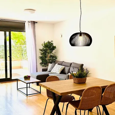 Apartamento Bajos Con Jardín *